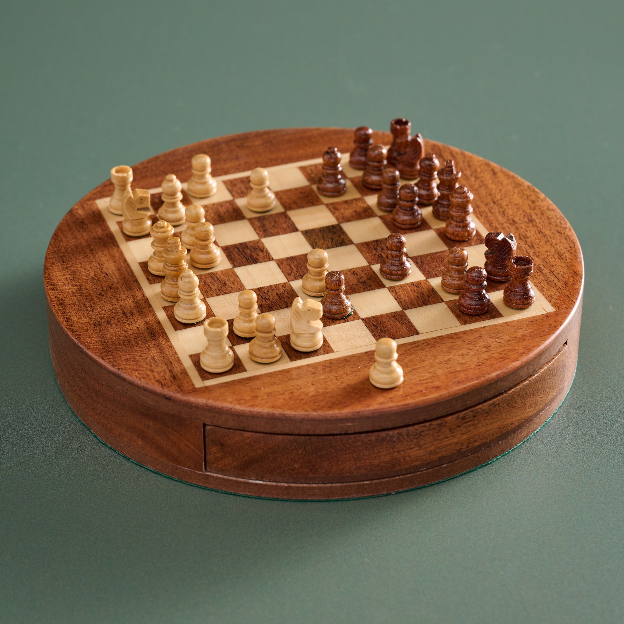 Chess round magnetic acacia/haldu wd 6D brn
