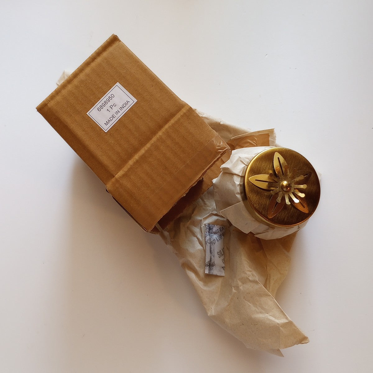 Box w/lid single flower iron 3Dx2.5H brass