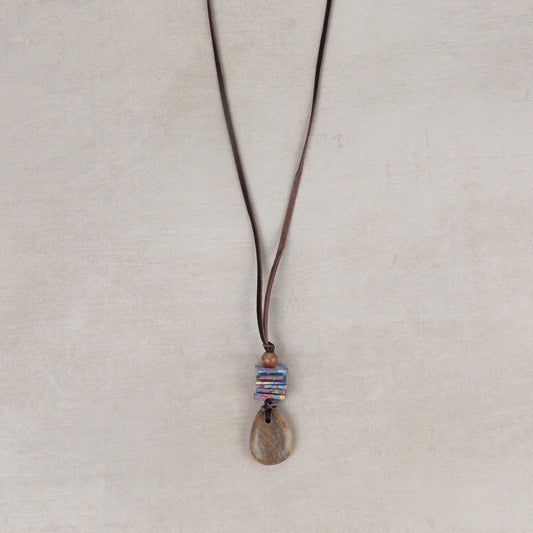 Necklace pend chips clay/stn/lthr 27L brn/multi