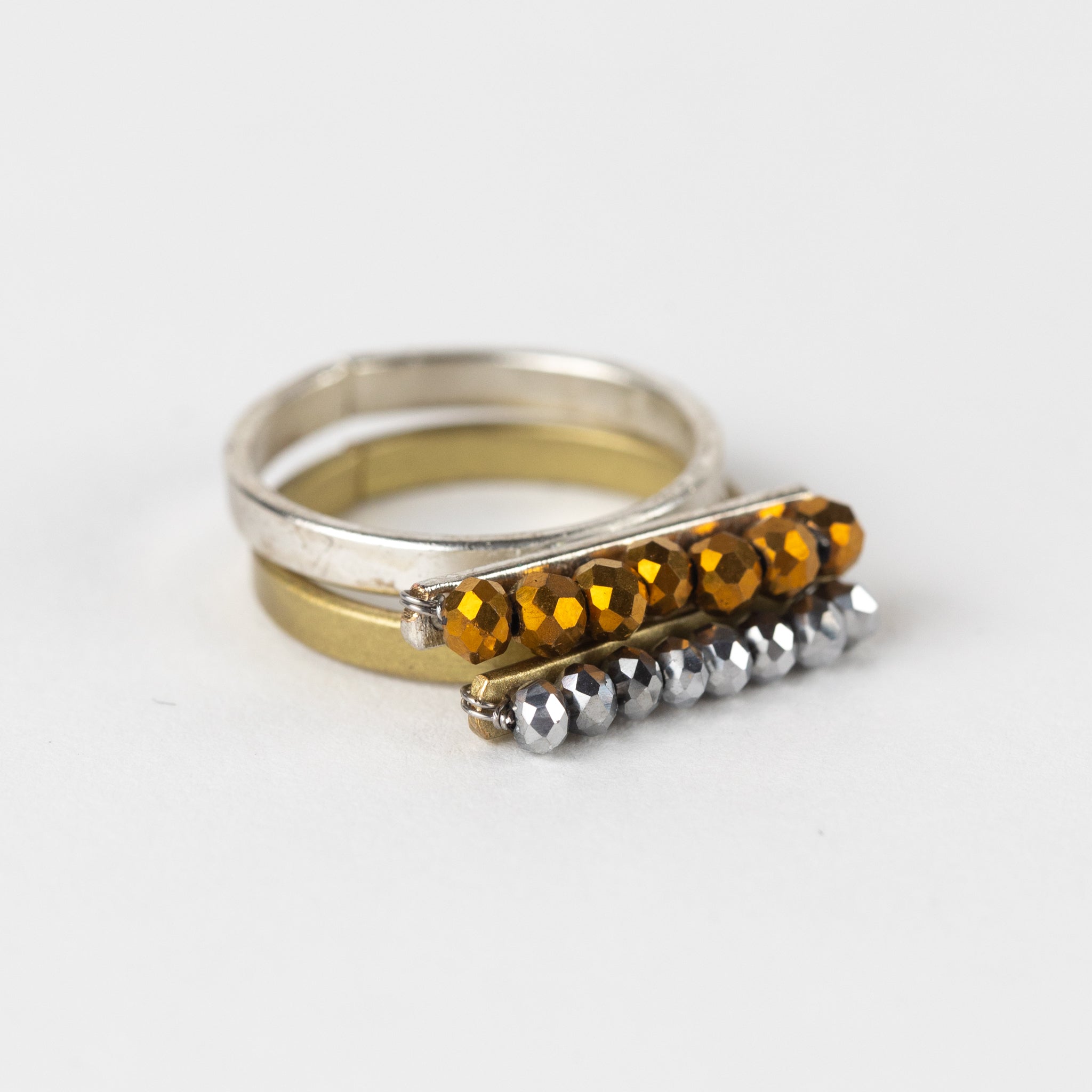 Ring bar of beads M/3 brss/glss .65D brass/silver