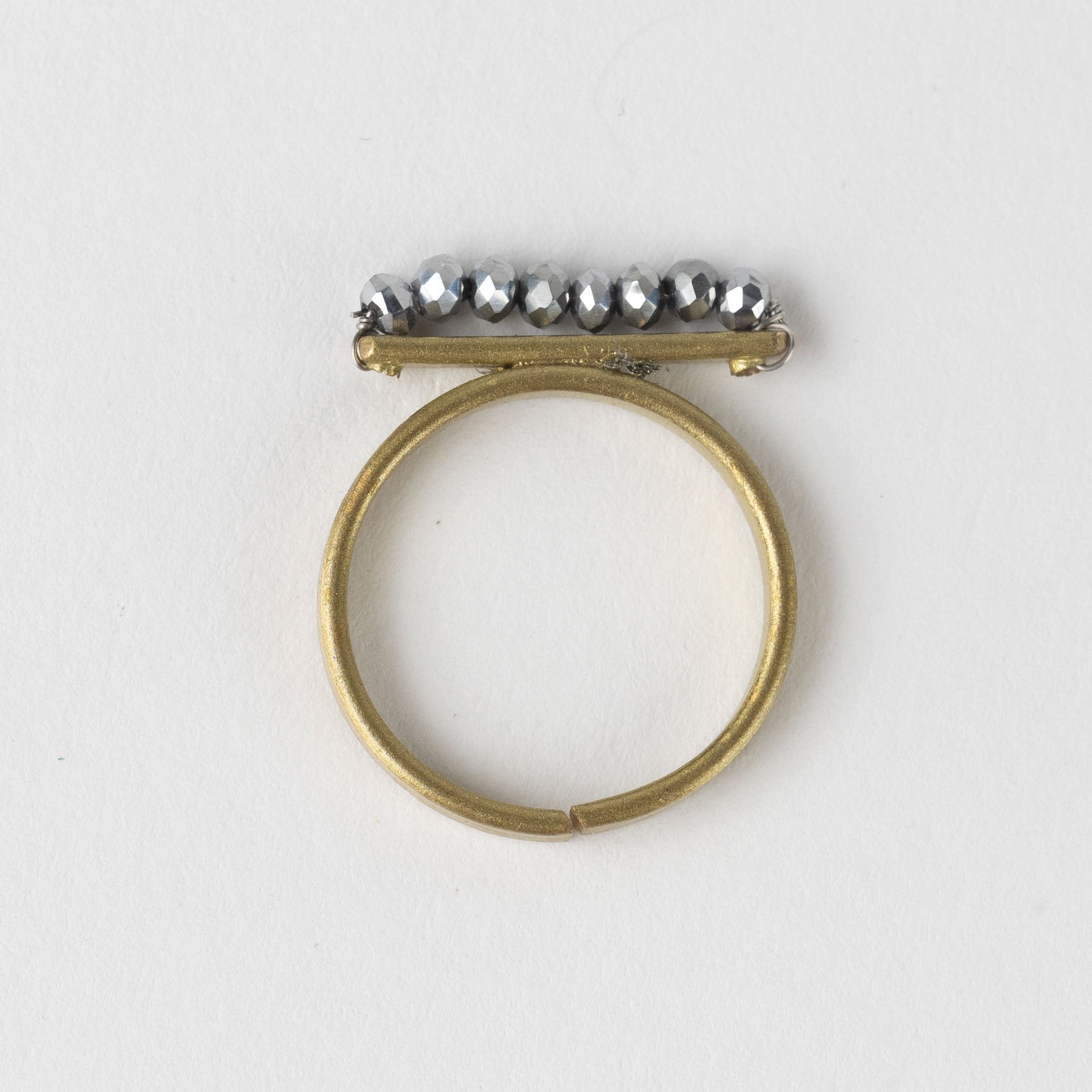 Ring bar of beads M/3 brss/glss .65D brass/silver