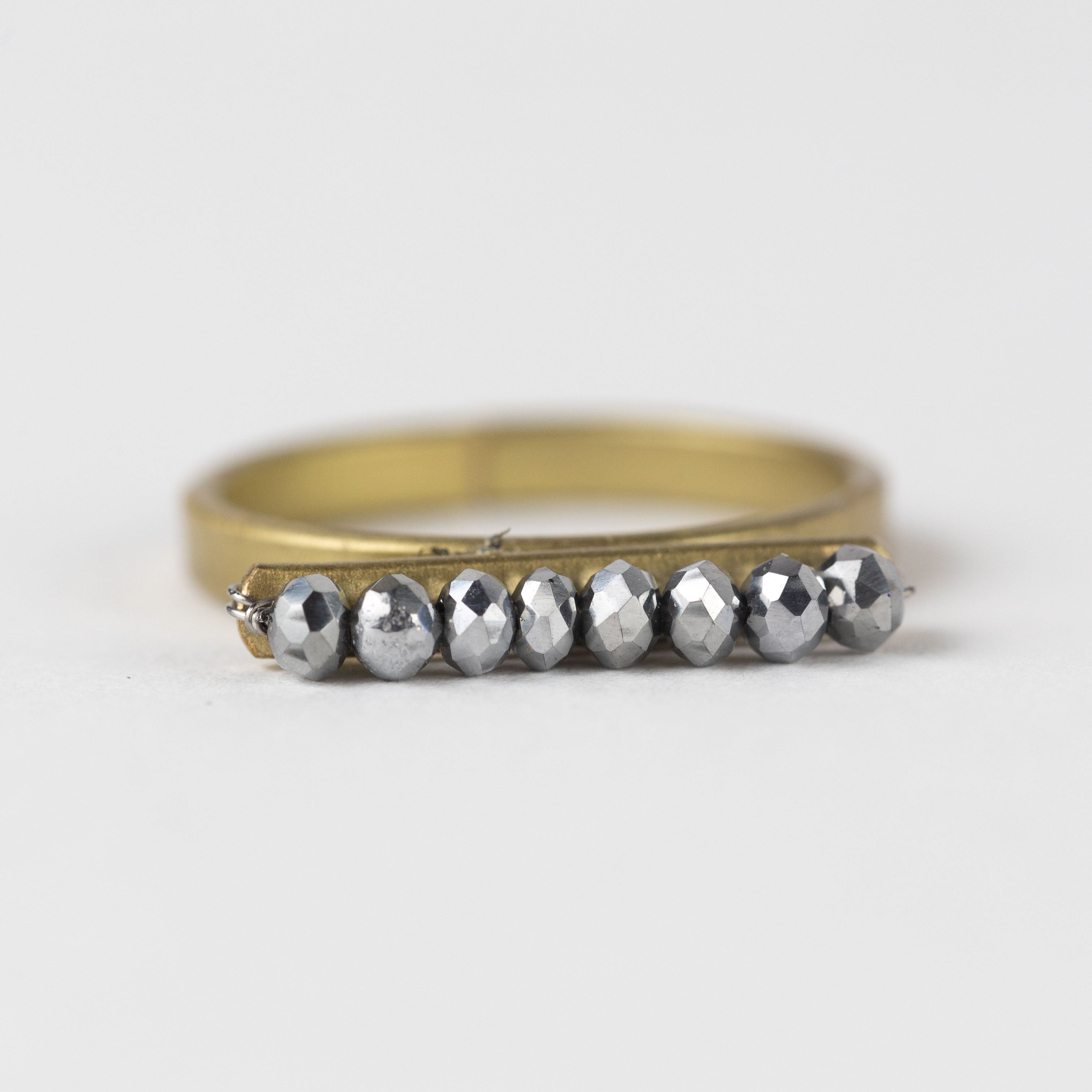 Ring bar of beads M/3 brss/glss .65D brass/silver