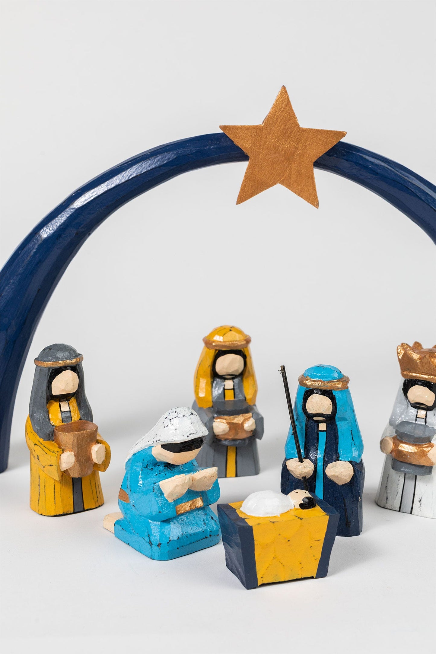 Nativity w/arch/star s/7 painted wd 8H blu/gld/wht