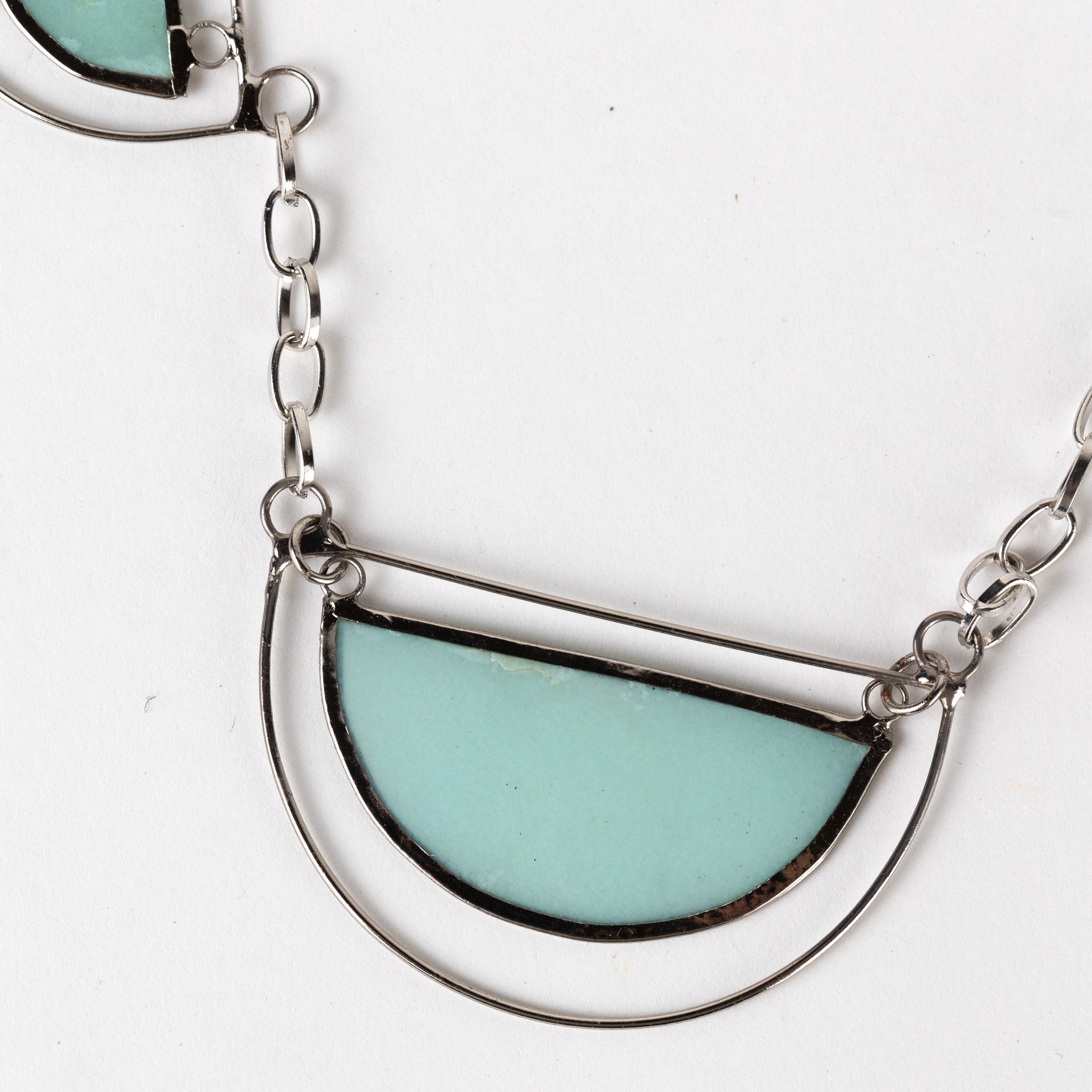 Necklace 5 semicircles capiz/mtl 19.5L light green