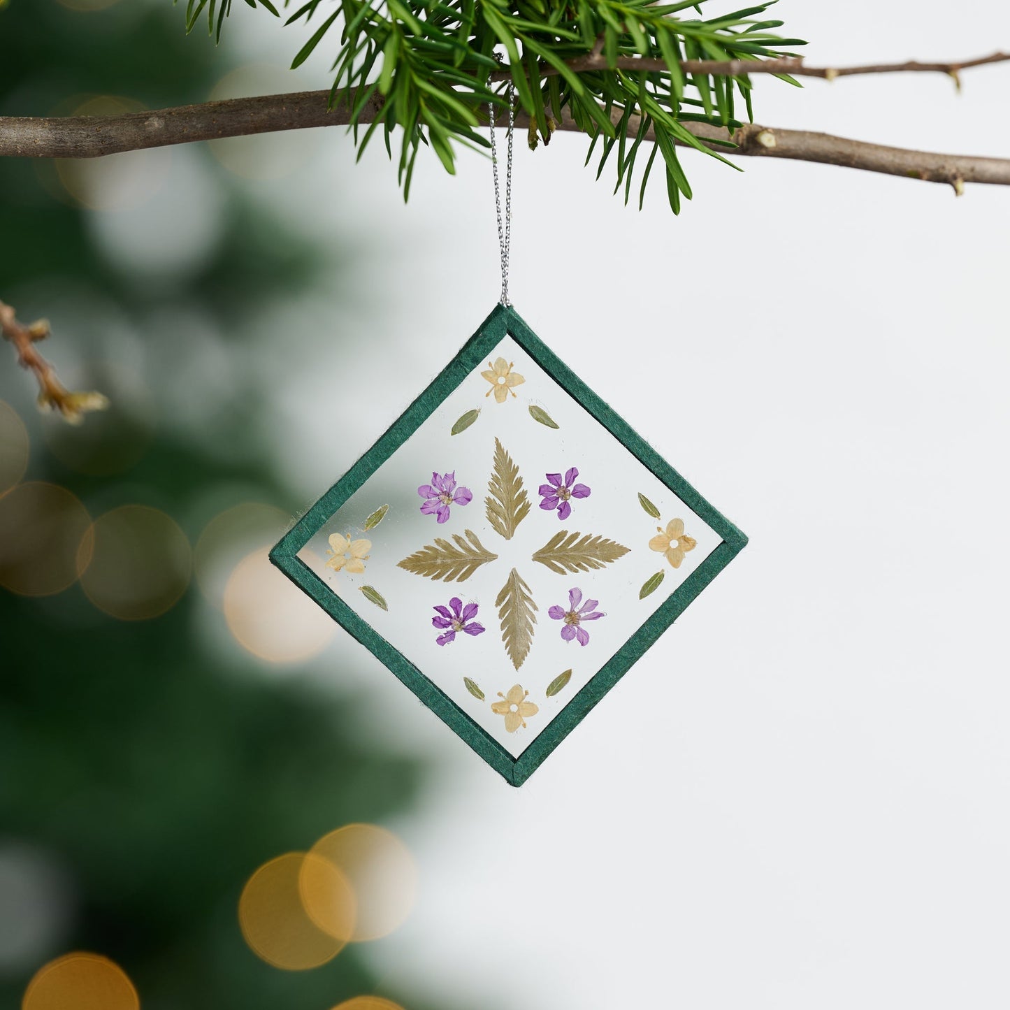 Ornament prssd flwrs M/3 glss/flwr 3.25sq grn/prpl