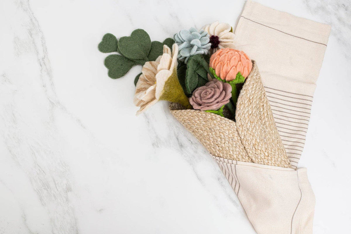 Flower Cone Wall Vase Hanger