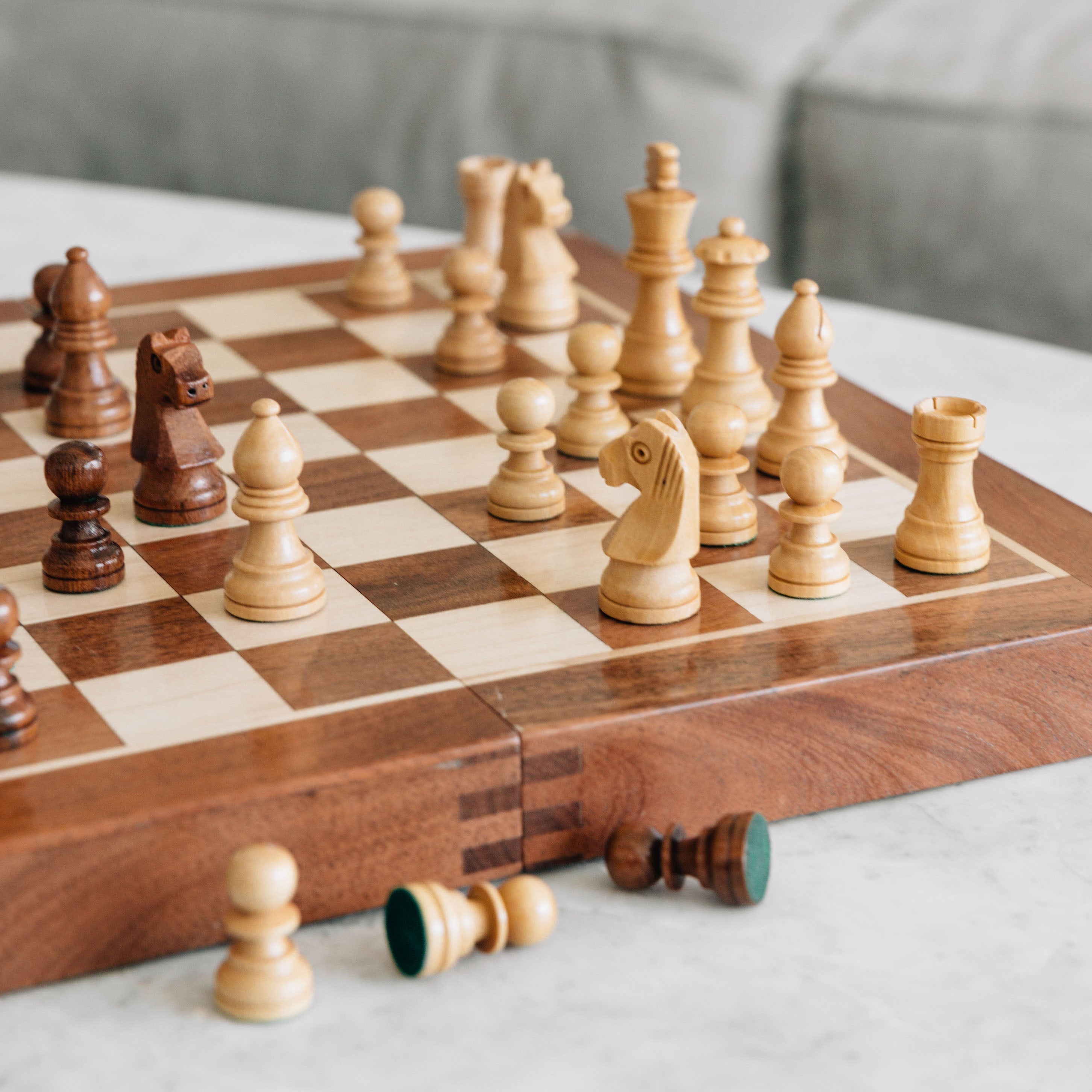 Chess folding case wood 12sq browns