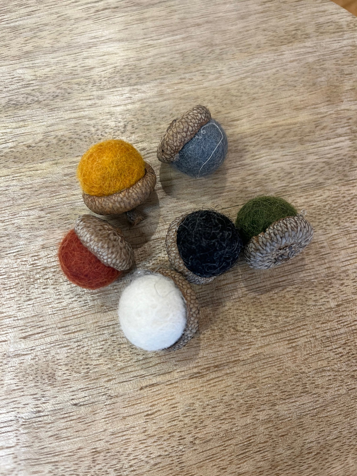 Felt Acorns^
