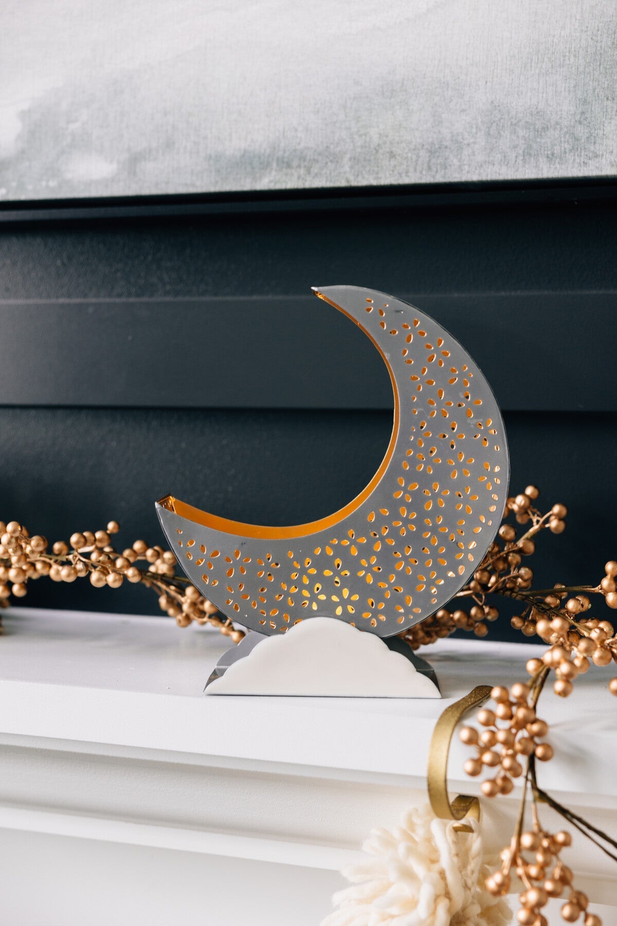 Candleholder crescent moon iron 10.5H silv/wht/gld