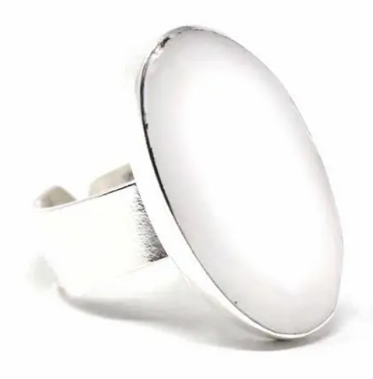 Mother of Pearl Oval Ring