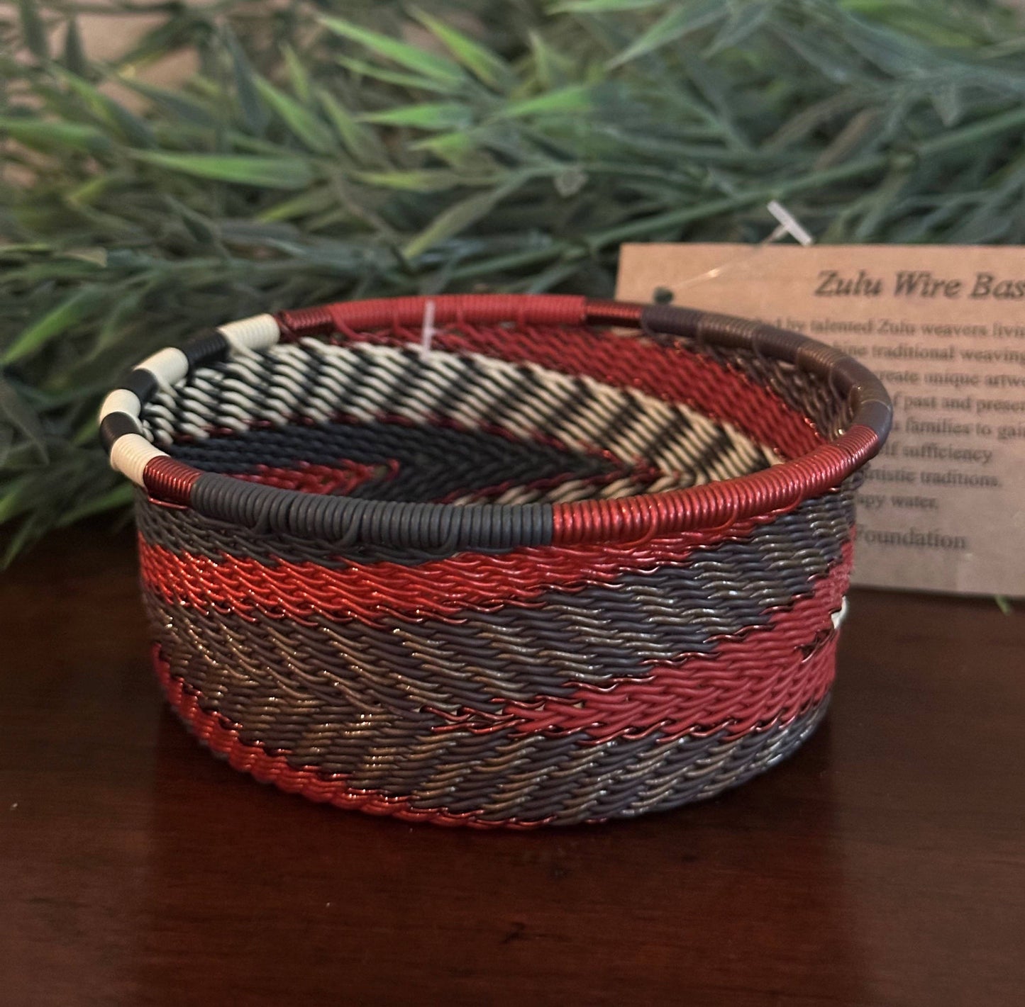 "Tuna Can" Zulu Wire Basket, Assorted Colors