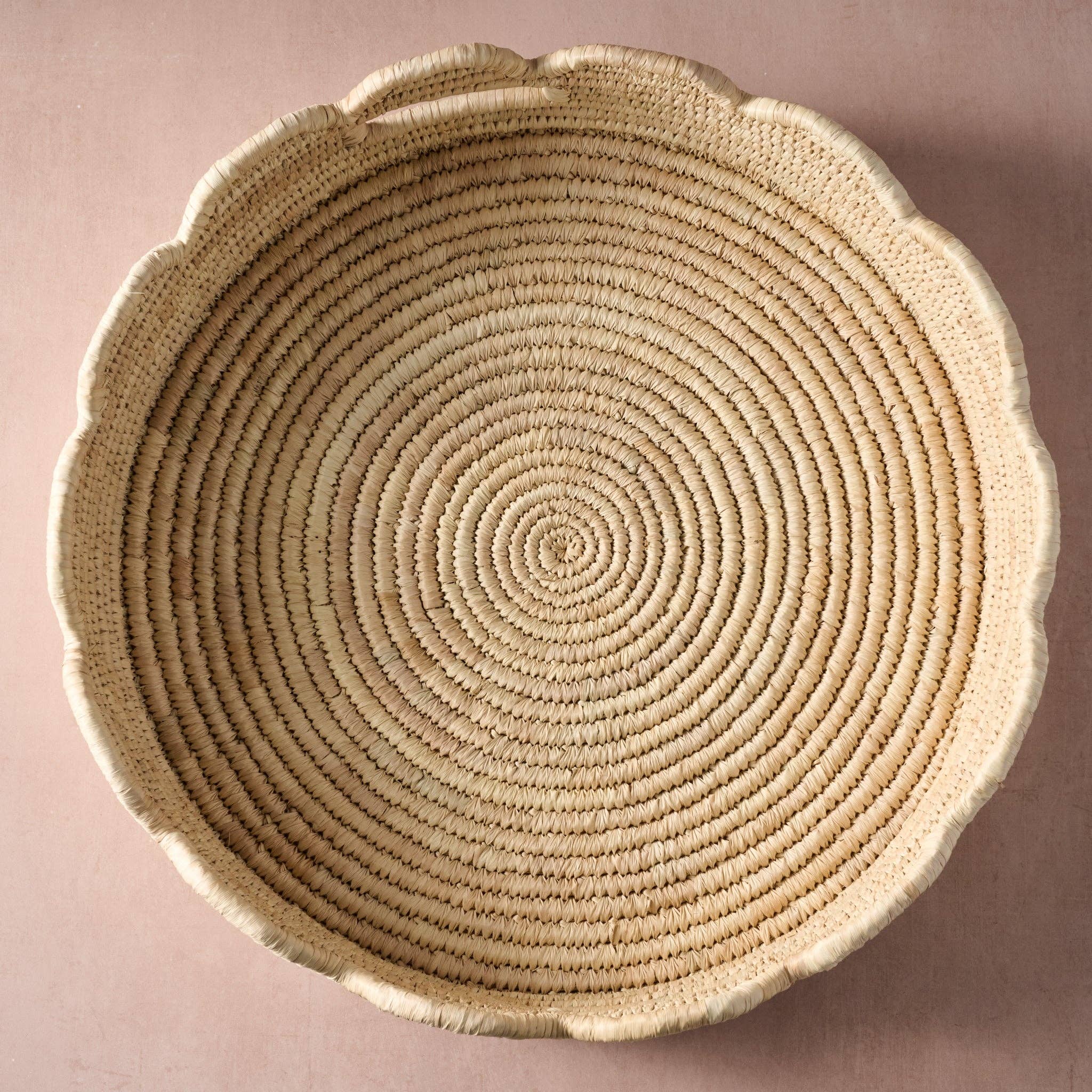 Seba Scalloped Palm Leaf Tray