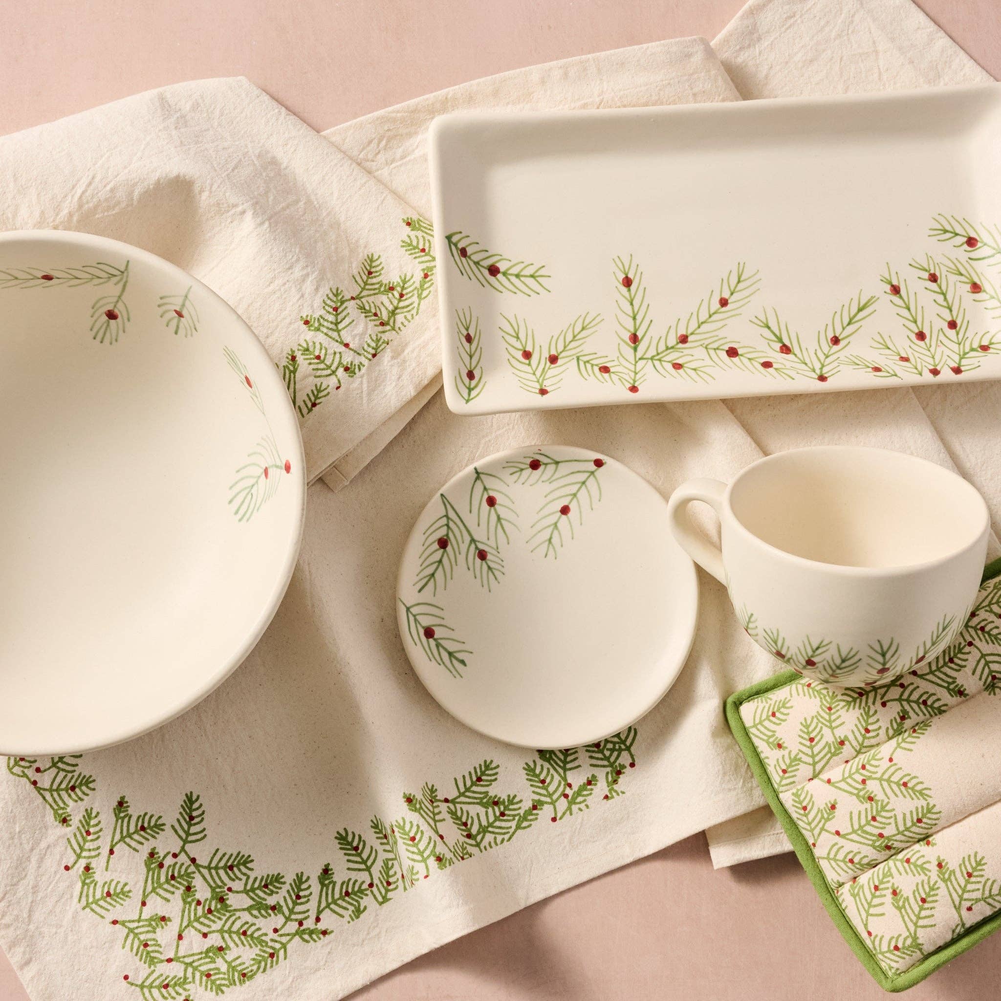 Sardee Holly Ceramic Serving Bowl