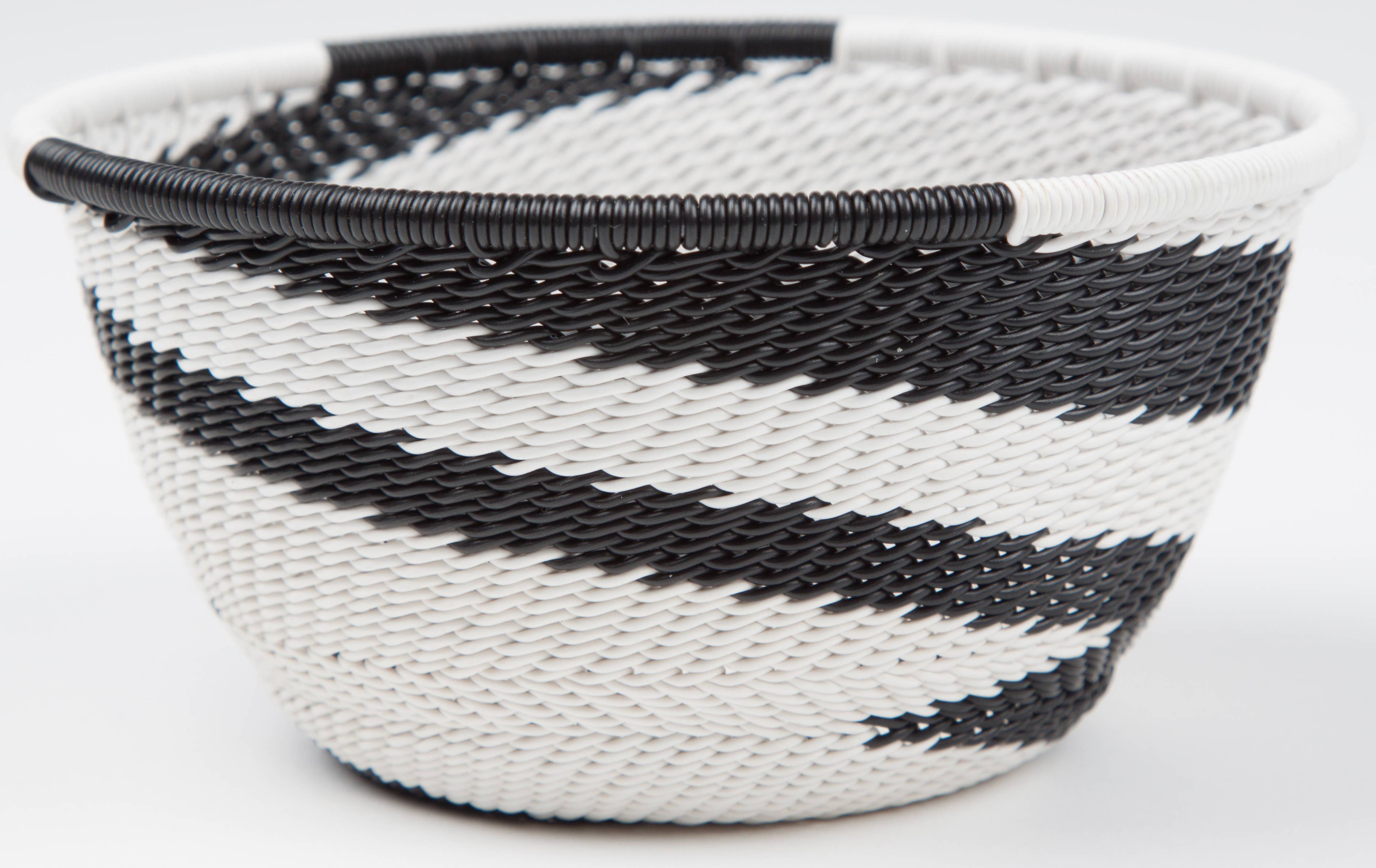 Small Round Zulu Wire Basket, Assorted Colors